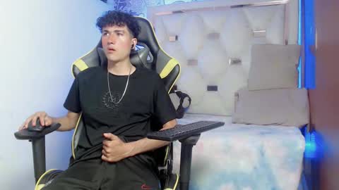 johnny_cagee online show from November 8, 2025, 6:46 am