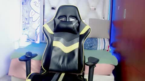 johnny_cagee online show from December 15, 2025, 3:33 am