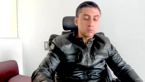 Snapshot of johnny_seens1 chatting on February 11, 2026, 8:14 pm Johnny online show from February 11, 2026, 8:14 pm