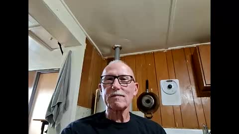 Snapshot of johnnyanubis chatting on April 9, 2026, 11:10 pm Master online show from April 9, 2026, 11:10 pm