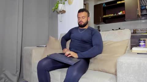 JOHNNY online show from December 11, 2024, 10:27 pm