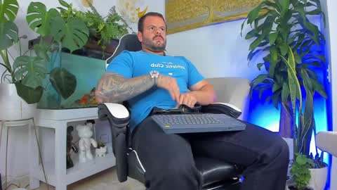 JOHNNY online show from April 9, 2026, 11:32 pm