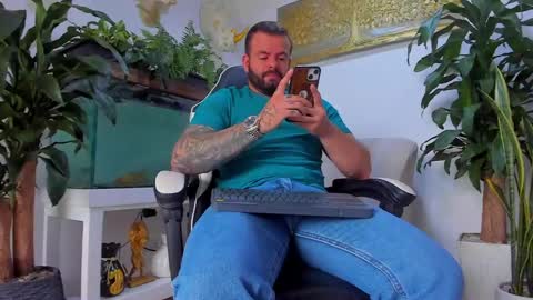 Snapshot of johnnygrayson_ chatting on April 25, 2026, 9:56 pm JOHNNY online show from April 25, 2026, 9:56 pm