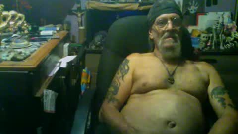 johnnyshung1 online show from September 10, 2025, 4:51 pm