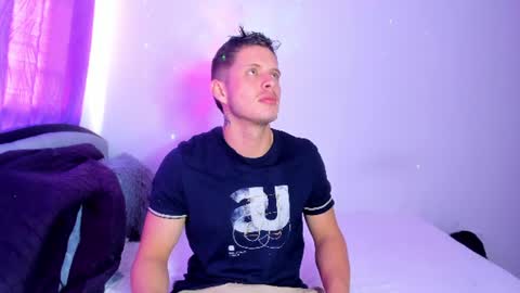 johnycooper08 online show from July 8, 2026, 12:42 pm