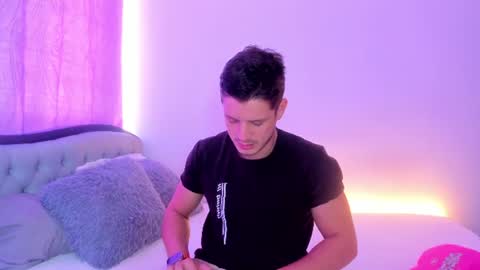 johnycooper08 online show from July 18, 2026, 12:53 pm