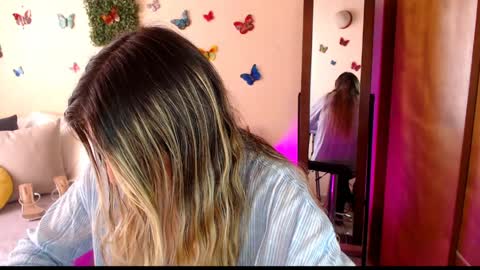 Jolie Mature online show from April 8, 2026, 10:10 pm