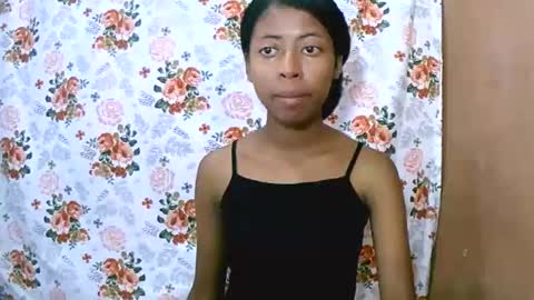 joliekah27 online show from March 10, 2025, 6:49 am