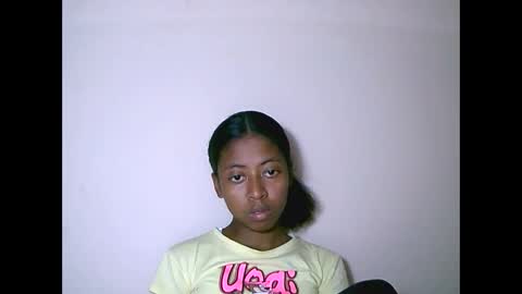 joliekah27 online show from September 17, 2025, 9:05 pm