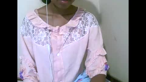 joliekah27 online show from April 17, 2026, 6:55 pm