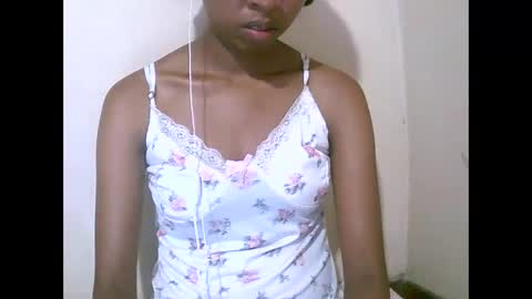 joliekah27 online show from April 20, 2026, 8:50 am