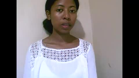 joliekah27 online show from April 21, 2026, 7:14 am