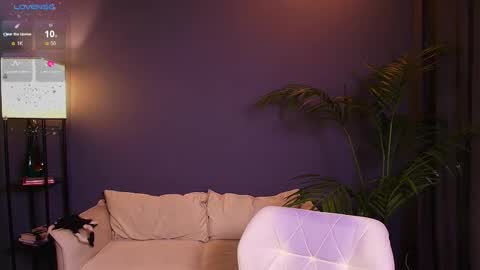 Polly  online show from October 30, 2025, 2:24 am