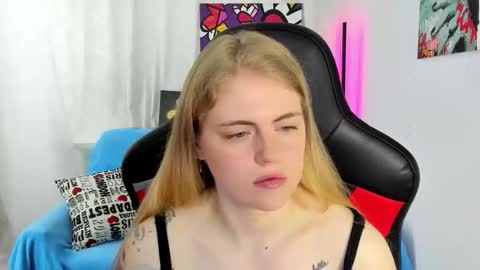 Snapshot of jolly_doll_ chatting on June 6, 2026, 4:39 am Jolly online show from June 6, 2026, 4:39 am