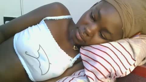 jollynabeb online show from October 2, 2025, 7:59 am