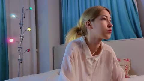 Viola online show from November 6, 2025, 11:22 am