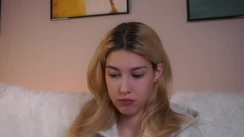 Viola online show from April 18, 2026, 7:07 pm