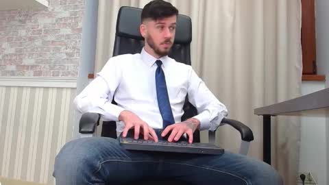 JonahShaw online show from November 23, 2025, 5:18 am