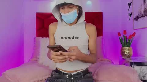 Jonas  online show from November 9, 2025, 12:47 pm