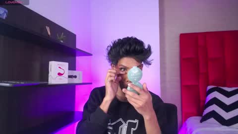 Jonas  online show from March 20, 2026, 4:50 am