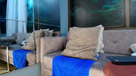 Jonas online show from January 6, 2025, 11:52 pm