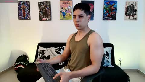 Instagram jonathanfit14 online show from April 20, 2026, 11:17 pm