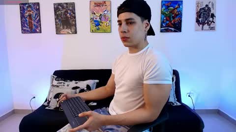 Instagram jonathanfit14 online show from April 25, 2026, 1:41 am