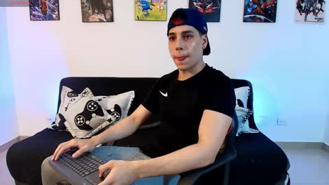 Snapshot of jonathanjoestar_ chatting on April 30, 2026, 11:20 pm Instagram jonathanfit14 online show from April 30, 2026, 11:20 pm