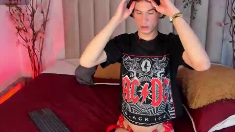 jonny_gilbert online show from November 25, 2025, 1:22 pm