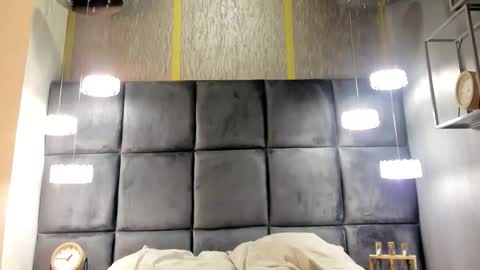 JonnyGreey online show from November 24, 2025, 7:13 pm