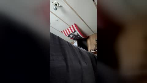 jonnyhollyw00d online show from July 13, 2026, 5:27 pm