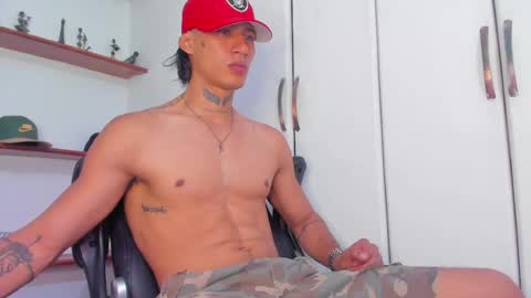 Snapshot of jonryder_ chatting on May 17, 2026, 12:41 am Ryder Jon online show from May 17, 2026, 12:41 am