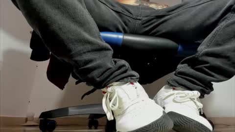 jordan33blake online show from February 3, 2026, 2:53 am