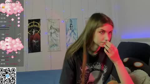 Mila online show from January 31, 2025, 8:33 pm