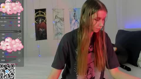 Mila online show from February 11, 2025, 8:42 pm