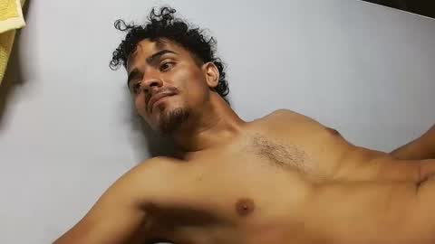 jose19980103 online show from February 14, 2025, 4:37 am