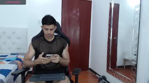 jose_rumbero91 online show from February 24, 2025, 12:05 pm