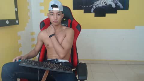 jose_sexycumm online show from December 22, 2024, 8:14 pm