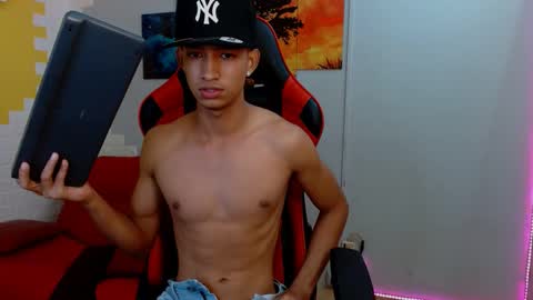 jose_sexycumm online show from February 26, 2025, 10:53 pm