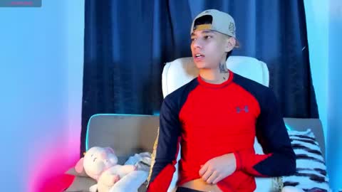 Josep online show from December 28, 2024, 11:37 pm