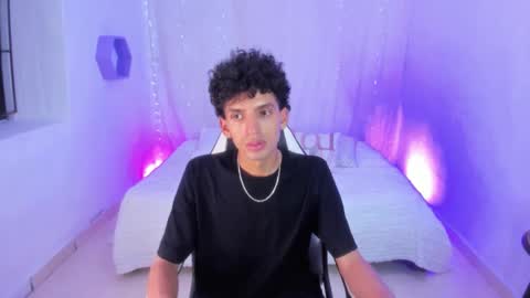 Jose online show from December 2, 2025, 9:54 pm