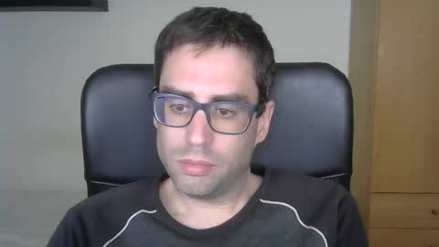 Snapshot of josevd chatting on April 15, 2026, 1:29 pm Jose online show from April 15, 2026, 1:29 pm