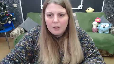 josiesun771 online show from February 3, 2025, 10:36 am