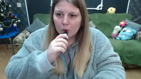 josiesun771 online show from February 10, 2025, 7:04 am