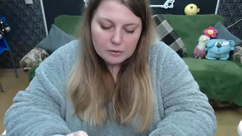 josiesun771 online show from February 15, 2025, 10:44 am