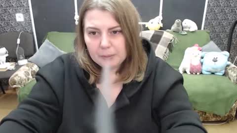 josiesun771 online show from November 14, 2025, 7:29 am