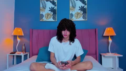 joss_shellby online show from November 13, 2025, 1:32 pm