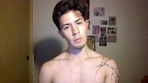 jotarojas1 online show from January 5, 2025, 7:17 am