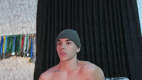 Im Jouliano online show from February 18, 2025, 11:41 pm