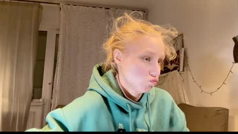 Snapshot of joy_keys chatting on February 9, 2025, 6:26 pm joy_keys online show from February 9, 2025, 6:26 pm